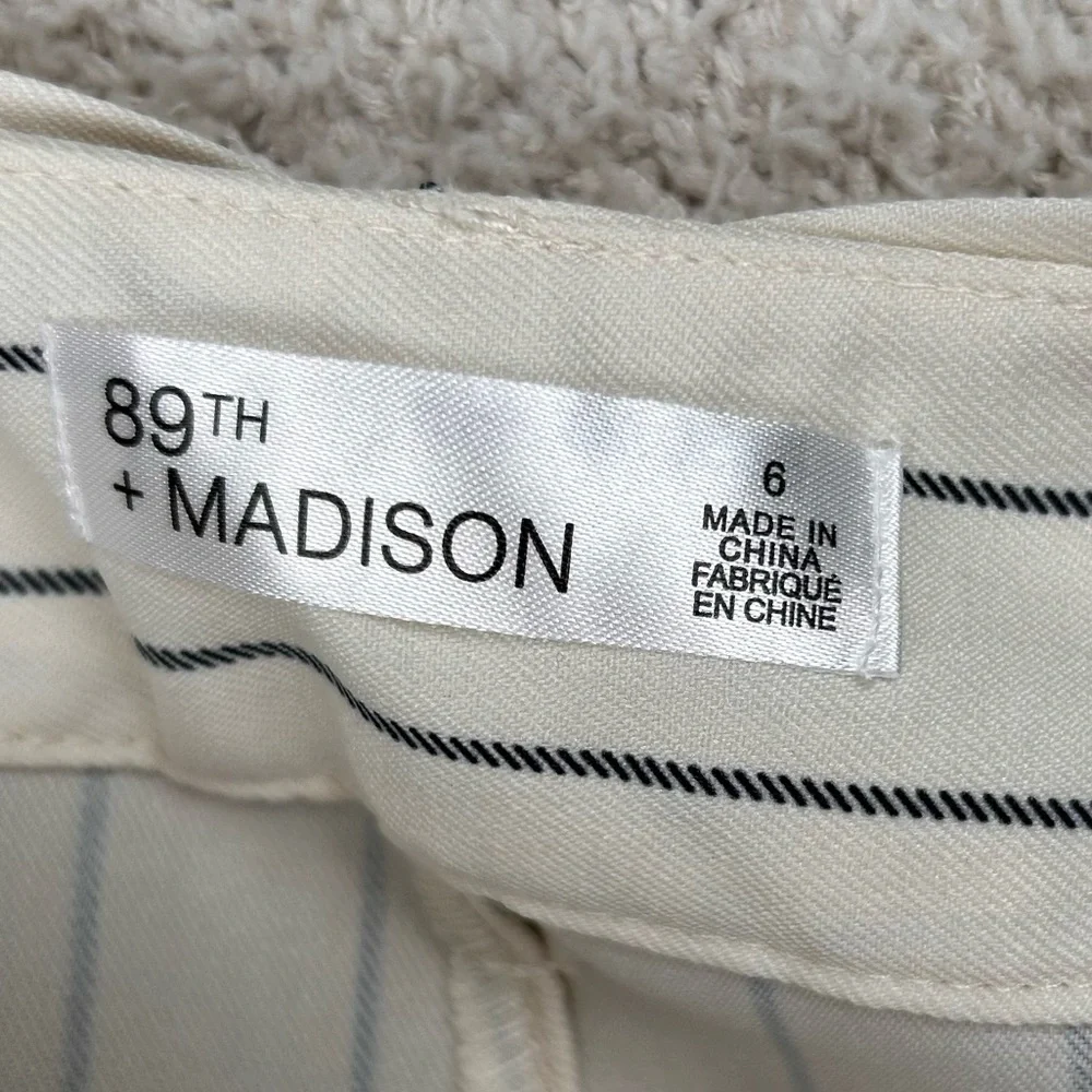 89th + Madison Shorts Womens 6 Ivory‎ Black Pin Stripe Boho Beach High Waist